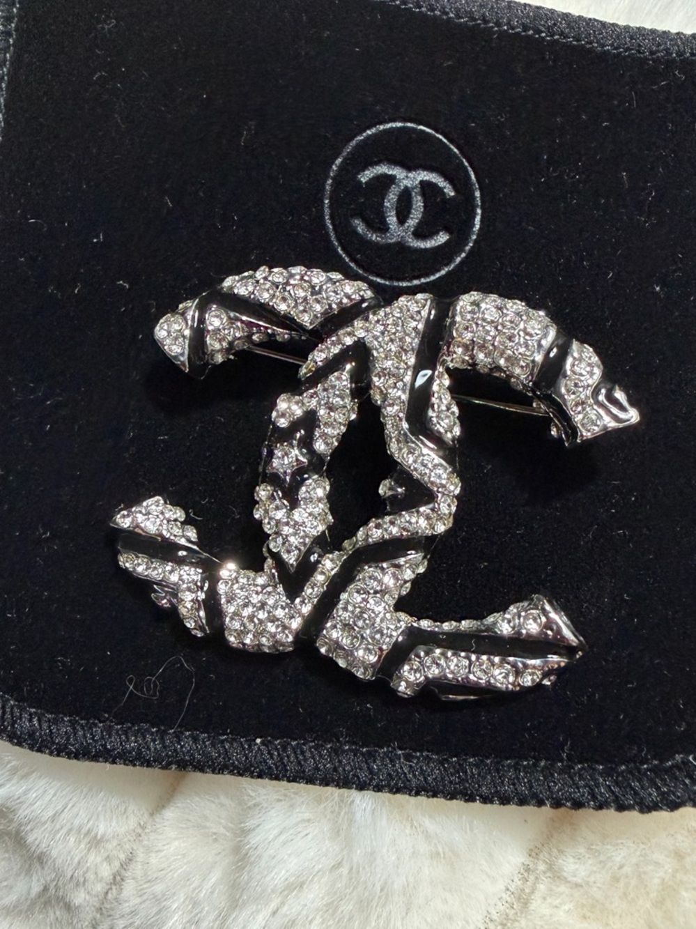 CC Brooch - Silver & Black Enamel - Picture 6 of 6